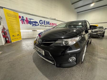 TOYOTA AURIS